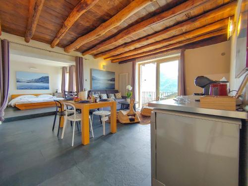 SUNRISE'S Lodge in Pianello Del Lario