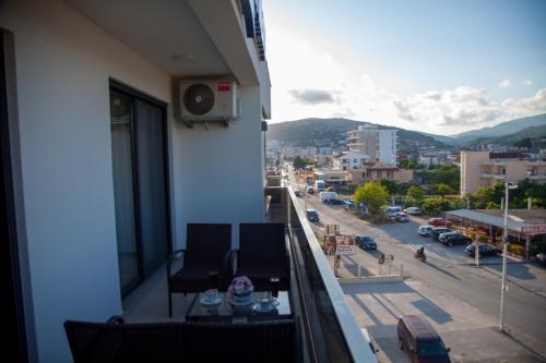 One-Bedroom Apartment image 6