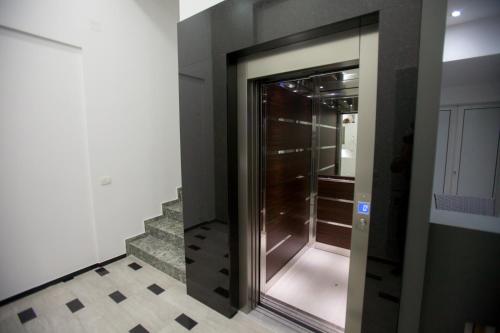 One-Bedroom Apartment image 1