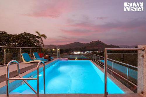 StayVista at Nova Nest with Rooftop Pool
