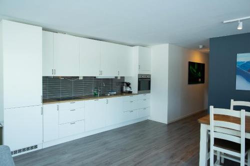 Lyngen Experience Apartments - Tap to explore photos