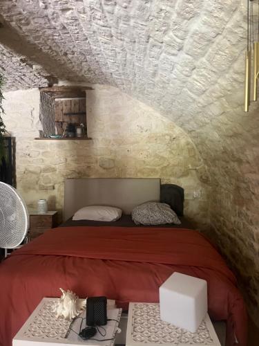 Voute des anges type loft sans cloison in 卡斯泰爾諾蒙特拉蒂耶