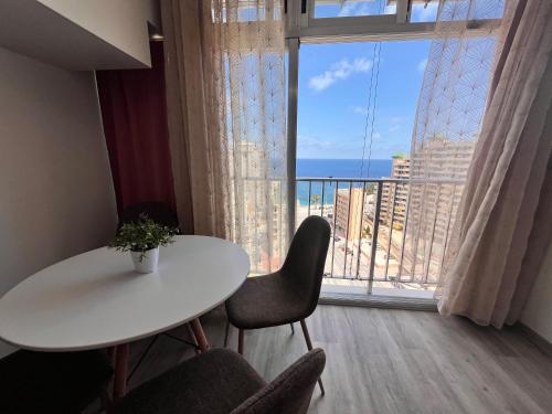 Calpe apartamento con vistas al mar impresionantes a 5 min de la playa aire wifi parking comunitario in Berdekatan Pusat