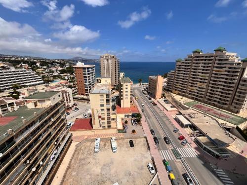 Calpe apartamento con vistas al mar impresionantes a 5 min de la playa aire wifi parking comunitario in Berdekatan Pusat