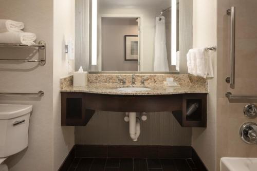 Hilton Garden Inn Washington DC/Georgetown Area - image 10
