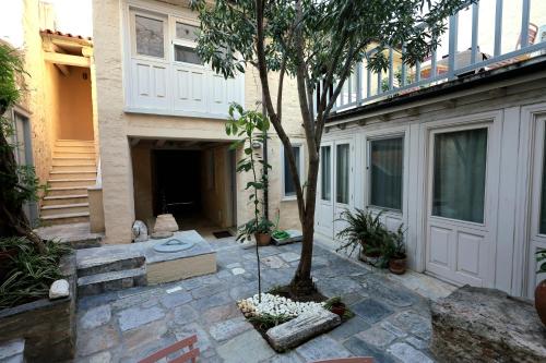 Unique Traditional Home - image 13
