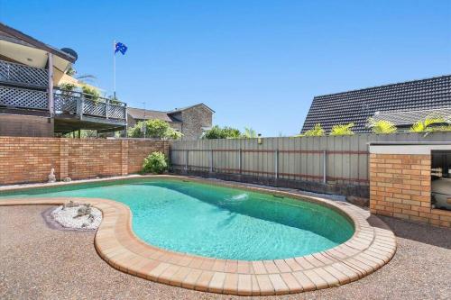 Piscina, Spacious Ocean View Home in Noraville in Noraville