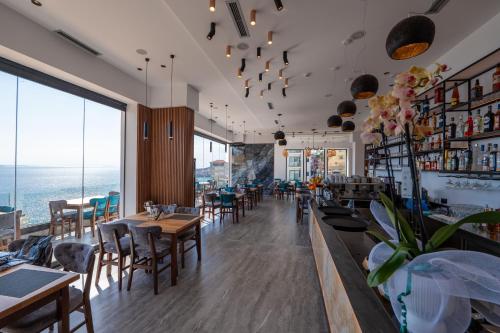 Ресторан, Litan Hotel in Саранда
