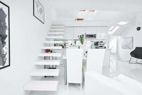 UNIQUE DESIGN Loft in middle of CENTRE of OLD TOWN with Netflix, Cracovie (photo 9)