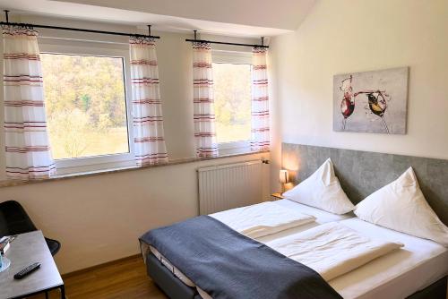 2 twin beds