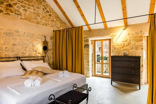 Dvor Pitve Villas in Pitve