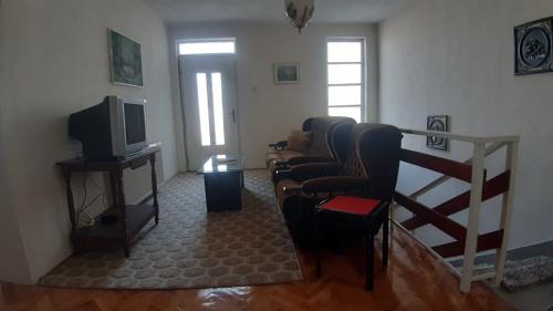 Kruševski odaji Biljana (Krusevski odaji Biljana) in Krusevo