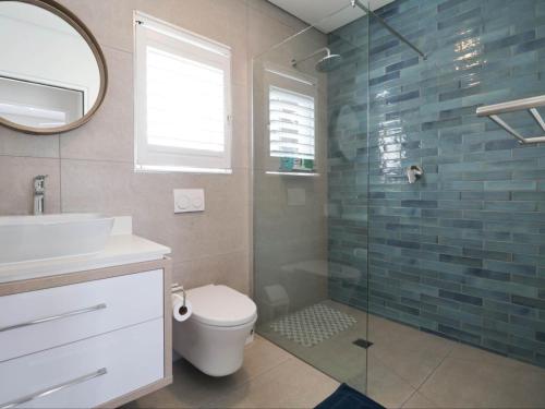 One-Bedroom Apartment image 10