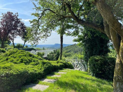 Wunderschöne Villa mit Privatpool, großer Terrasse mit Panoramaseeblick, WLan