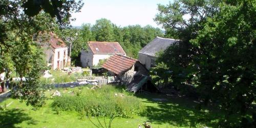 Exterior view, Les Chambres d'Helix in Saint-Dizier-les-Domaines