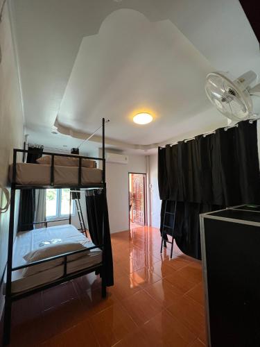AHA Hostel KohPhagnan - 샤워실