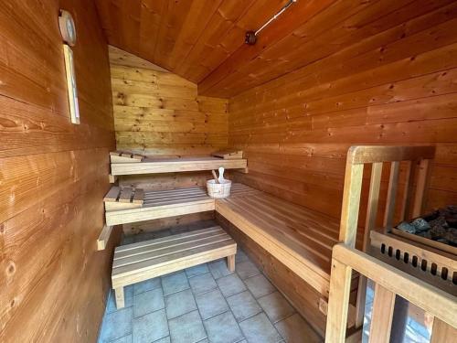 ซาวน่า, Landhaus Alpenglück (Landhaus Alpengluck) in อาซามซ์