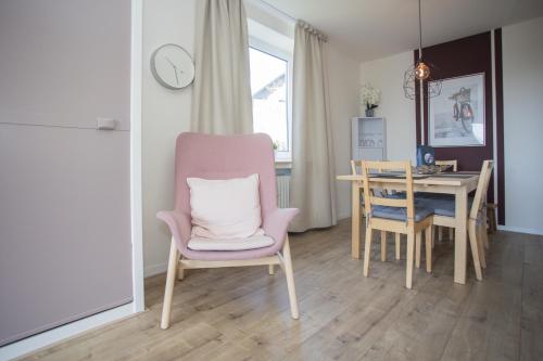 Welcome in - Appartement 'Sahneblick' met balkon en berging, dichtbij de skipistes in อัลทาสเทนแบร์ก