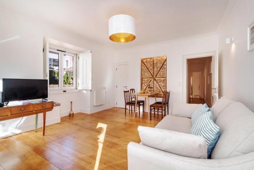 Sunny apartment near Santos - image 3
