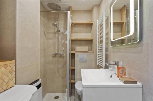 Guestready-charming Studio 15 Mins To Grand Palais - Gare Saint-Lazare - Paris
