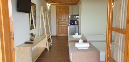 Apart-Hotel Llazari - image 13