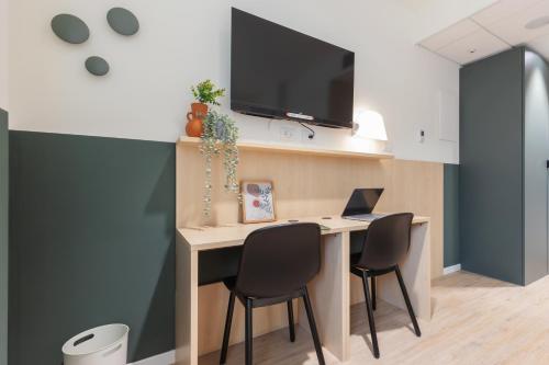 Well-located Campus Rooms Near City Park 5