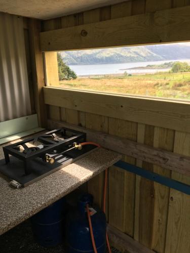 Thainstone tipi off grid camping, on top NC500 in Лочкаррон