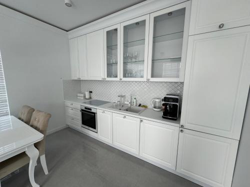 Apartament Glamour 10B- Premium z basenem