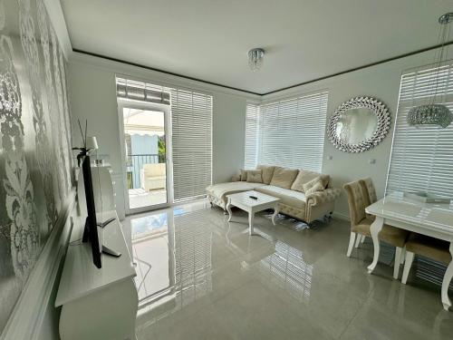 Apartament Glamour 10B- Premium z basenem
