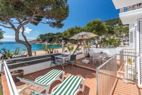 Tuvākā izklaides vieta, Terraza Única y Vistas al Mar, A pie de Playa (Terraza Unica y Vistas al Mar, A pie de Playa) in Tamariu