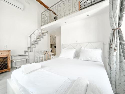 Xenias Rooms Apartments - image 12