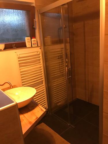 Willkommen im Casa Felice, der Wohlfühl Oase mit Balkon, 4 Betten und Homeoffice Platz in Aidlingen, Deutschland