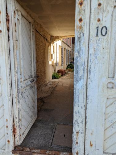 Вхід, Charmante maison front de mer et centre ville in Люк-сюр-Мер
