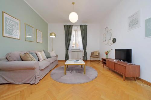 YCH-Comfortable 2 bedrooms flat near Colosseum, Řím