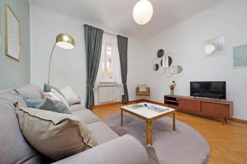 YCH-Comfortable 2 bedrooms flat near Colosseum, Rom (Foto 8)