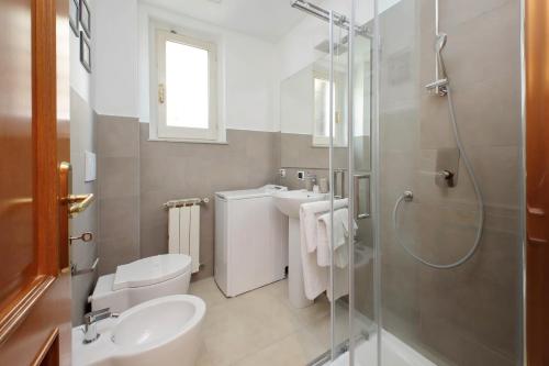 YCH-Comfortable 2 bedrooms flat near Colosseum, Rom (Foto 7)