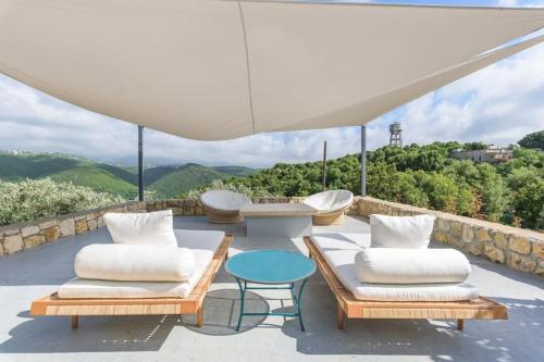 Balcony/terrace, Amani Luxury 4-Bedroom Villa & Pool in Batroun in Ghalboun