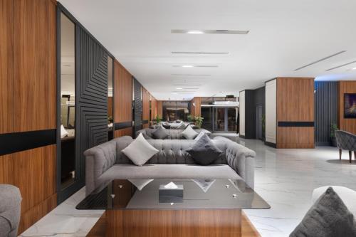 المرافق, فندق ايي (E Hotel) in جامعة طيبة