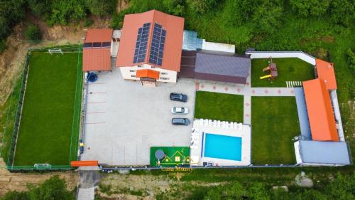 . Casa Munty