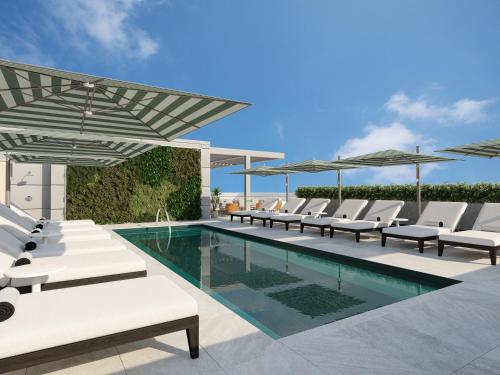 Úszómedence, Arlo Washington DC near Nemzetközi Kém Múzeum