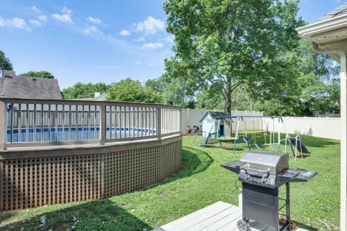 Above-Ground Pool and Backyard at Murfreesboro Home! in Murfreesboro, USA