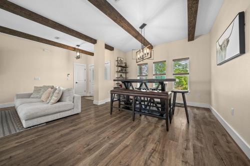 ENTIRE HOME MINUTES TO WEEKI WACHEE and HOSPITAL in Spring Hill, USA
