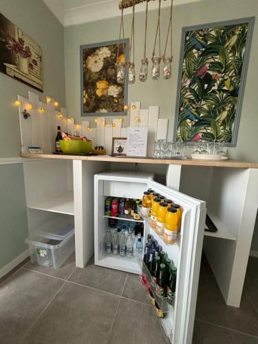 2 bedrooms, 3 beds