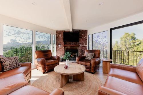 Malibu Home with Pool by Summer in Agoura Hills, USA