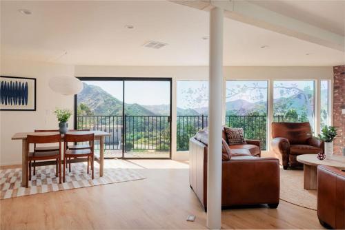 Malibu Home with Pool by Summer in Agoura Hills, USA