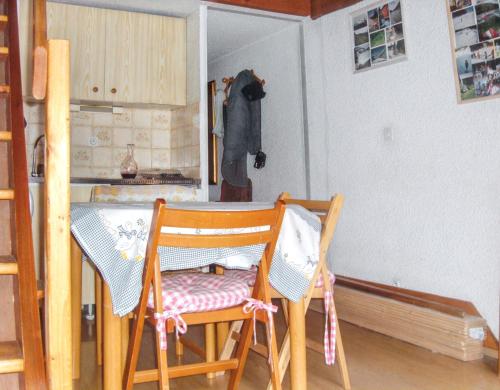 Studio in Aiguilles with wonderful mountain view 5 km from the slopes - image 2