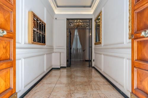 Decimo Meridio- At Spanish Steps- - image 6
