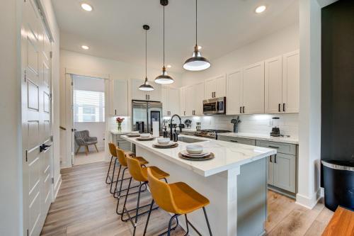 Your Premier Luxury Stay in Central HTX ! in Houston, USA