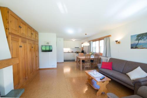 Ferienwohnungen Muntschi Room Type - Studio Apartment with Balcony Ferienwohnungen Muntschi Room Type - Studio Apartment with Balcony