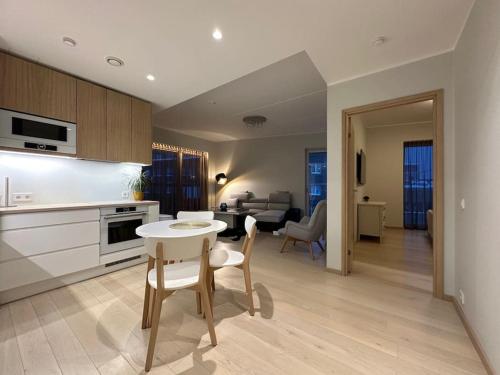 Cozy App - 400m from historic Old Town City Centre, Таллин (фото 3)